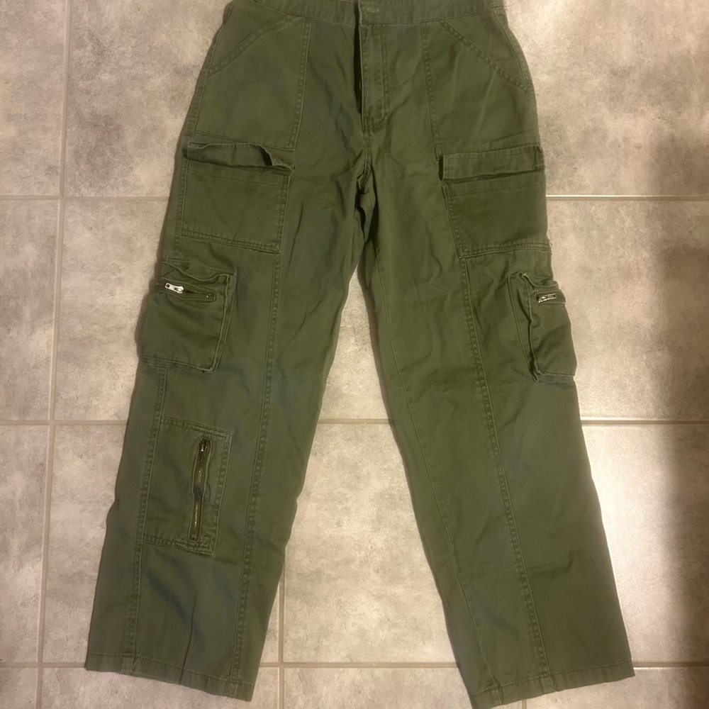 Women’s Green Cargo Pants